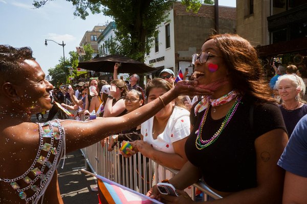 Découverte de l'univers contemporain de daniel arsham